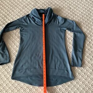 Reebok long sleeve pullover